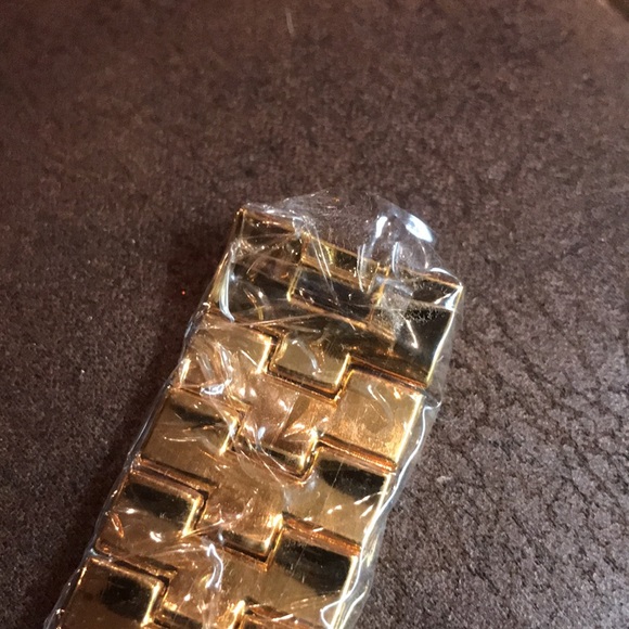 NEW!!⏱ Strada Watch ⏱ - Picture 6 of 9